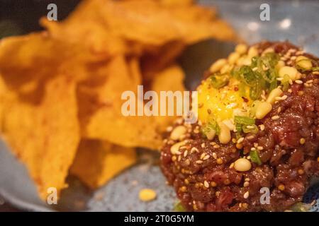 Koreanisches Steak Tartare und ein Grillhaus Stockfoto