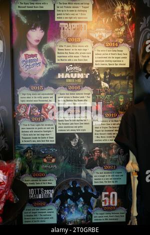 Buena Park, Kalifornien, USA 4. Oktober 2023 KnottÕs Scary Farm Halloween Haunt 50. Jahrestag auf der KnottÕs Berry Farm am 4. Oktober 2023 in Buena Park, Kalifornien, USA. Foto: Barry King/Alamy Stock Photo Stockfoto