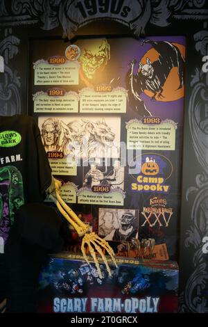Buena Park, Kalifornien, USA 4. Oktober 2023 KnottÕs Scary Farm Halloween Haunt 50. Jahrestag auf der KnottÕs Berry Farm am 4. Oktober 2023 in Buena Park, Kalifornien, USA. Foto: Barry King/Alamy Stock Photo Stockfoto