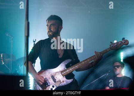 Neapel, Salerno, Italien. Oktober 2023. Rost alias Giacomo Rossetti tritt während des Negrita-Konzerts „Negrita Tour 2023“ live in Casa della Musica am 06. Oktober 2023 in Neapel, Italien auf (Bild: © Francesco Luciano/ZUMA Press Wire) NUR ZUR REDAKTIONELLEN VERWENDUNG! Nicht für kommerzielle ZWECKE! Stockfoto