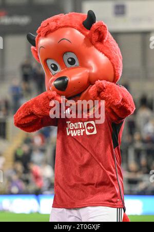 Leigh Sports Village, Leigh, Greater Manchester, England. Oktober 2023. Manchester United Maskottchen Fred the Red, während des Manchester United Women Football Club V Arsenal Women Football Club im Leigh Sports Village, in der Barclays Women's Super League/Women’s Super League. (Kreditbild: ©Cody Froggatt/Alamy Live News) Stockfoto