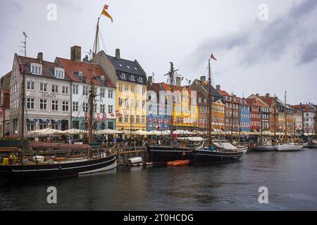 Wunderschöne farbenfrohe Gebäude im Nyhavn-Viertel in Kopenhagen, Dänemark Stockfoto