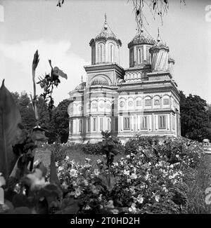 Kreis Argeș, Rumänien, ca. 1977. Äußere der christlich-orthodoxen Kathedrale Curtea de Argeș, ein historisches Denkmal aus dem 16. Jahrhundert. Stockfoto