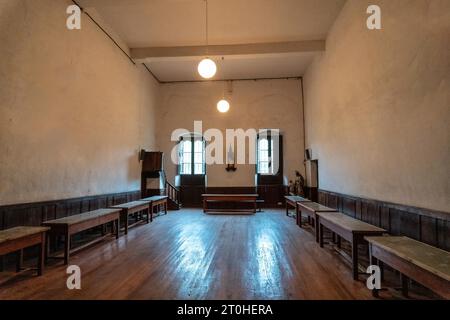 Speisesaal des alten Santa Clara Klosters in der Stadt Azkoitia neben dem Fluss Urola. Gegründet von Don Pedro de Zuazola, Gipuzkoa. Baskisch Stockfoto