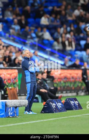 7. Oktober 2023; Allianz Stadium, Sydney, NSW, Australien: Australia Cup Final Football, Sydney FC gegen Brisbane Roar; Steve Corica, Trainer des Sydney FC, beobachtet das Spiel Stockfoto