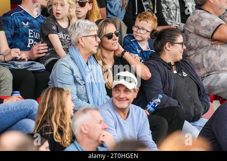 Rotterdam, Niederlande. Oktober 2023. Rotterdam - Pia Rijsdijk während des Spiels zwischen Feyenoord V1 und Ajax V1 bei Nieuw Varkenoord am 7. Oktober 2023 in Rotterdam, Niederlande. Credit: Box to Box Pictures/Alamy Live News Stockfoto