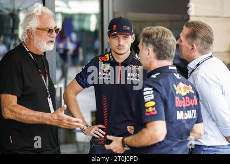 VERSTAPPEN Max (Ned), Red Bull Racing RB19, Porträt BRIATORE Flavio, Porträt JOS VERSTAPPEN, ehemaliger F1-Fahrerporträt HORNER Christian (gbr), Teamchef von Red Bull Racing, Porträt während des Formel-1-Großen Preises von Katar 2023, 17. Runde der Formel-1-Weltmeisterschaft 2023 vom 6. Bis 8. Oktober, 2023 auf dem Lusail International Circuit in Doha, Katar Stockfoto