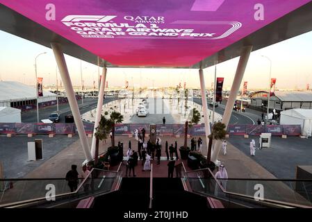 Doha, Katar. Oktober 2023. Fahrerlager-Atmosphäre. Formel-1-Weltmeisterschaft, Rd 18, großer Preis von Katar, Samstag, 7. Oktober 2023. Doha, Katar. Quelle: James Moy/Alamy Live News Stockfoto
