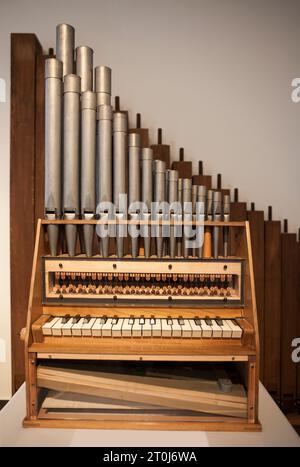 Eine Portalorgel, Orgelmuseum Borgentreich, Landkreis Höxter, Nordrhein-Westfalen, Deutschland, Europa Stockfoto