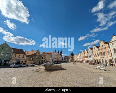 Telc-Stadt in der südlichen Tschechischen Republik. Bekannt für sein italienisches Renaissance-Architekturschloss, ehemals ein gotisches Schloss, Altstadtplatz und Säulen Stockfoto