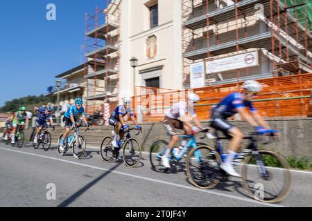 Como, Italien. Oktober 2023. Chase Group während des Giro di Lombardia 2023, Straßenradrennen in Como, Italien, 07. Oktober 2023 Credit: Independent Photo Agency/Alamy Live News Stockfoto