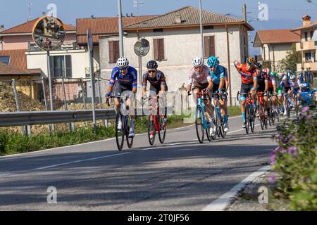 Como, Italien. Oktober 2023. Leiter des Rennens 2023 Giro di Lombardia, Straßenradrennen in Como, Italien, 07. Oktober 2023 Credit: Independent Photo Agency/Alamy Live News Stockfoto