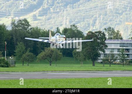 Mollis, Schweiz, 18. August 2023 D-FPSI North american P-51D Mustang startet von Start- und Landebahn 01 Stockfoto