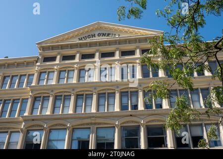 Das historische Viertel Ladies' Mile liegt an der Avenue of the Americas in New York City, 2023, USA Stockfoto