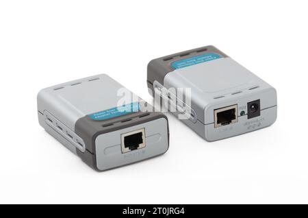 Power over Internet PoE Adapter Terminal Unit LAN , isoliert auf weißem Hintergrund Stockfoto