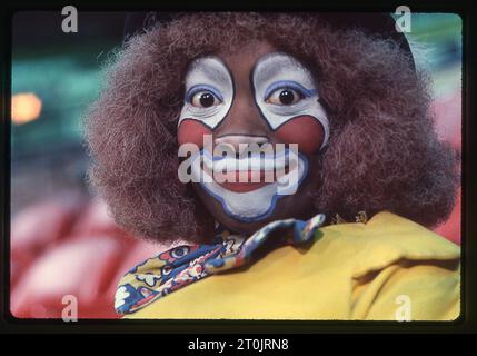 Porträt des Ringling Brother Clowns Bernice Collins. Sie war der erste schwarze Clown mit Ringling. Bei Clowns College-Vorsprechen im Nassau Coliseum in Uniondale, Long Island, New York, 1979. Stockfoto