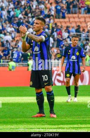 Mailand, Italien. Oktober 2023. Lautaro Martinez (10) von Inter wurde nach dem Spiel Der Serie A zwischen Inter und Bologna bei Giuseppe Meazza in Mailand gesehen. (Foto: Gonzales Photo/Alamy Live News Stockfoto