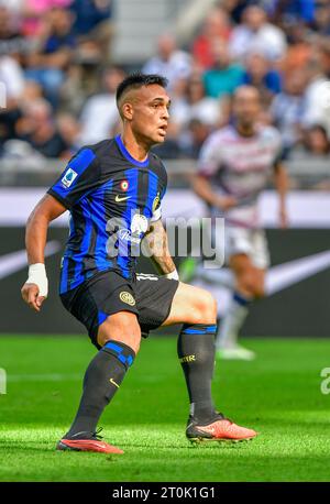 Mailand, Italien. Oktober 2023. Lautaro Martinez (10) von Inter war während des Spiels zwischen Inter und Bologna in Giuseppe Meazza in Mailand zu sehen. (Foto: Gonzales Photo/Alamy Live News Stockfoto