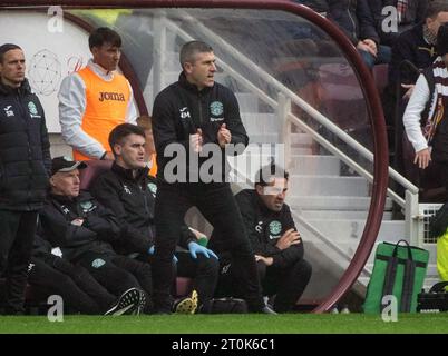 Edinburgh, Großbritannien. Oktober 2023. Scottish Premiership - Heart of Midlothian FC gegen Hibernian FC iptcyear2}1007 Hibs' Head Coach, Nick Montgomery, als Hearts im Tynecastle Stadium, Edinburgh, UK gegen die Stadtrivalen Hibs antreten Stockfoto