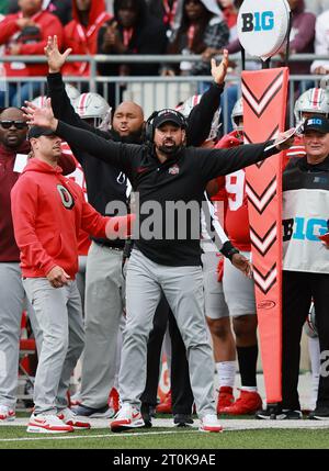 Columbus, Usa. Oktober 2023. Ohio State Buckeyes Head Coach Ryan Day plädiert für einen absichtlichen Grounding Call gegen die Maryland Terrapins während des ersten Quartals in Columbus, Ohio am Samstag, den 7. Oktober 2023. Foto: Aaron Josefczyk/UPI Credit: UPI/Alamy Live News Stockfoto