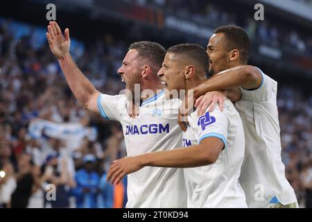 Marseille, Frankreich. Oktober 2023. Jordan Veretout von Olympique de Marseille feiert mit seinen Teamkollegen, nachdem er im Stade de Marseille (Marseille) einen Vorsprung von 2-0 erzielt hat. Der Bildnachweis sollte lauten: Jonathan Moscrop/Sportimage Credit: Sportimage Ltd/Alamy Live News Stockfoto