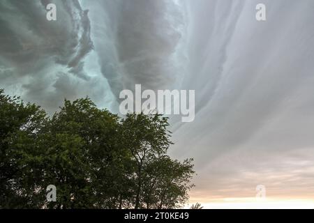 Wettervorhersage Wolkensturm kommt Stockfoto