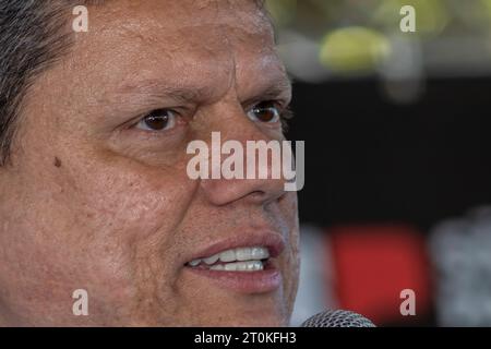 Marilia, São Paulo, Brasilien, 14. Juli 2023. Der Gouverneur des Bundesstaates Sao Paulo, Tarcício Gomes de Freitas, hält eine Rede in einer Straße, um ein Werk zu eröffnen Stockfoto