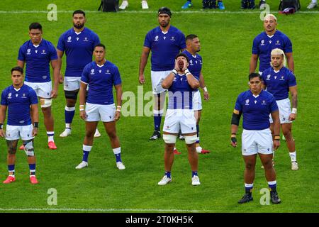 LILLE, FRANKREICH - 7. OKTOBER: Siva Tau von Samao, Jordanien Lay von Samao, Sama Malolo von Samao, Michael Allaalatoa von Samao, Sam Slade von Samao, Brian Alainu'U'ese von Samao, Theo McFarland von Samao, Fritz Lee von Samao, Steven Luatua von Samao, Jonathan Taumateine von Samao, Lima Sopoaga von Samao, Neria Fomai von Samao, Danny Toala von Samao, Tumua Manu von Samao, Nigel AH-Wong von Samao, Duncan Paia'AUA von Samao, Seilala Lam von Samao, James Lay von Samao, Paul Alo Emile von Samao, Sootala Fa'a'so'o von Samao, Alamanda Motuga von Samao, Melani Matavao, Christian Leali'Fano von Samao das Wunder Fai'il Stockfoto