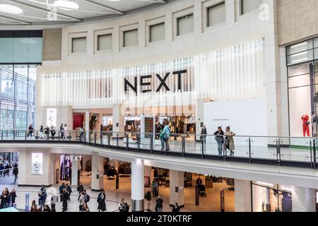 Nächster Bekleidungsladen im Manchester Arnddale Centre, Manchester, England, Großbritannien, 2023, der Kleidung für Herren und Damen sowie Haushaltswaren verkauft Stockfoto