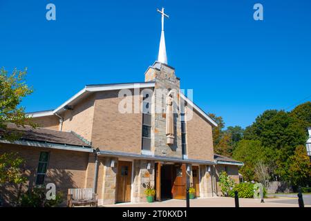 St. Margaret Mary Catholic Church an der 845 High Street im historischen Stadtzentrum von Westwood, Massachusetts MA, USA. Stockfoto