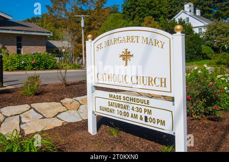 St. Margaret Mary Catholic Church an der 845 High Street im historischen Stadtzentrum von Westwood, Massachusetts MA, USA. Stockfoto