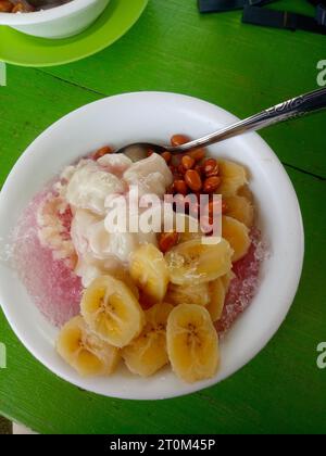 es palu Butung. Bananeneis mit Kokosmilch Stockfoto