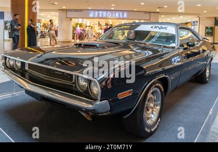 Petaling Jaya - Malaysia : Oktober 6,2023 : Dodge Challenger RT Auto von Fast X auch bekannt als Fast Furious 10 Film, der im Mid Valley gezeigt wird Stockfoto