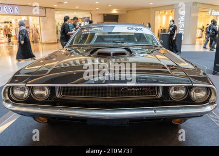 Petaling Jaya - Malaysia : Oktober 6,2023 : Dodge Challenger RT Auto von Fast X auch bekannt als Fast Furious 10 Film, der im Mid Valley gezeigt wird Stockfoto