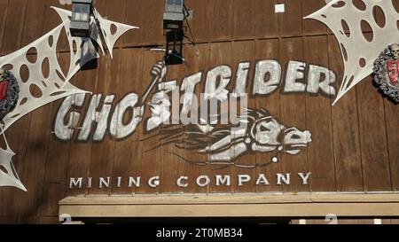 Buena Park, Kalifornien, USA 4. Oktober 2023 KnottÕs Scary Farm Halloween Haunt 50. Jahrestag auf der KnottÕs Berry Farm am 4. Oktober 2023 in Buena Park, Kalifornien, USA. Foto: Barry King/Alamy Stock Photo Stockfoto