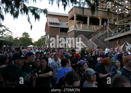 Buena Park, Kalifornien, USA 4. Oktober 2023 KnottÕs Scary Farm Halloween Haunt 50. Jahrestag auf der KnottÕs Berry Farm am 4. Oktober 2023 in Buena Park, Kalifornien, USA. Foto: Barry King/Alamy Stock Photo Stockfoto