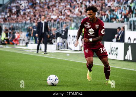 Turin, Italien. Oktober 2023. Der Torino-Verteidiger Valentino Lazaro (20) spielte während des Fußballspiels der Serie A Nr. 8 JUVENTUS – TURIN am 07. Oktober 2023 im Allianz-Stadion in Turin, Piemont, Italien. (Foto: Matteo Bottanelli/NurPhoto) Credit: NurPhoto SRL/Alamy Live News Stockfoto