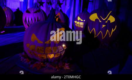 Buena Park, Kalifornien, USA 4. Oktober 2023 KnottÕs Scary Farm Halloween Haunt 50. Jahrestag auf der KnottÕs Berry Farm am 4. Oktober 2023 in Buena Park, Kalifornien, USA. Foto: Barry King/Alamy Stock Photo Stockfoto