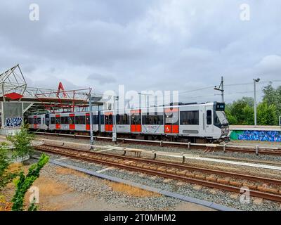 GVB Metro Cars auf der Strecke in Amsterdam Duivendrecht in den Niederlanden Stockfoto