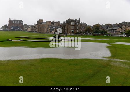 St Andrews, Großbritannien. Oktober 2023. Ein überfluteter Old Course, während der Regen an den Tagen 3 und 4 der Alfred Dunhill Links Championship 2023 stoppt. Quelle: Tim Gray/Alamy Live News Stockfoto