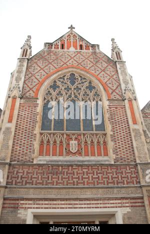 St Saviours House (St. Saviour's Church), Knightsbridge, London, Großbritannien. Diese Kirche befindet sich heute in Privatbesitz und wurde in eine Privatresidenz umgewandelt. Stockfoto