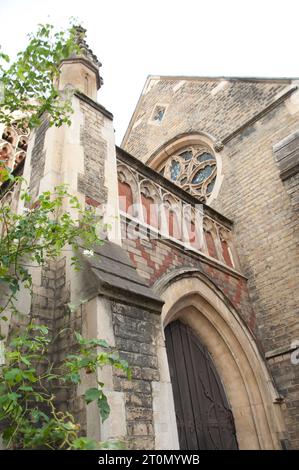 St Saviours House (St. Saviour's Church), Knightsbridge, London, Großbritannien Stockfoto