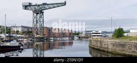 Kran in Port Glasgow am James Watt Dock Stockfoto