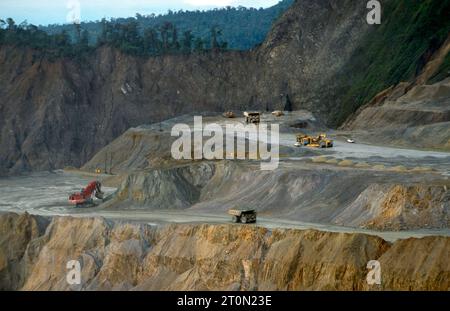 Papua-Neuguinea: OK-Tedi Kupfermine bei Tabubil. Stockfoto