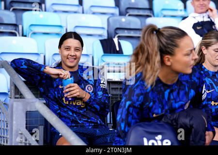 Sam Kerr von Chelsea auf der Bank vor dem Spiel der Barclays Women's Super League im Joie Stadium in Manchester. Bilddatum: Sonntag, 8. Oktober 2023. Stockfoto