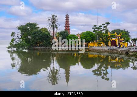 Hanoi, Vietnam. Tran Quoc Pagode, der älteste buddhistische Tempel in Hanoi. Stockfoto