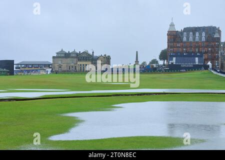 Oktober 2023; Old Course in St Andrews, St Andrews, Fife, Schottland; Alfred Dunhill Links Championship, dritte Runde; der Old Course, St. Andrews, als dritte Runde der Alfred Dunhill Links Championship, wird wegen starken Regens und stehendem Wasser am zweiten Tag in Folge abgesagt Stockfoto