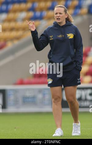 York, Großbritannien. Oktober 2023. LNER Community Stadium, York, North Yorkshire, 8. Oktober 2023. Betfred Womens Super League Grand Final York Valkyrie V Leeds Rhinos Lois Forsell (Head Coach) von Leeds Rhinos Women Credit: Touchlinepics/Alamy Live News Stockfoto