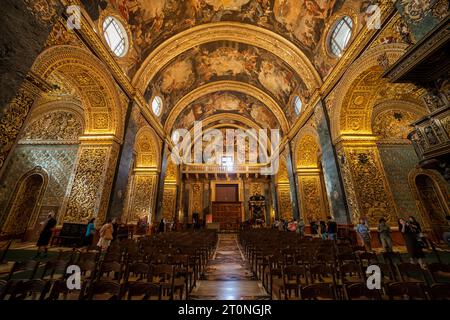 Valletta, Malta - 10. Oktober 2019: Kathedrale St. John Co., hohes barockes Interieur, Kathedrale Kirche, erbaut vom Hospitaller Orden St. John Be Stockfoto