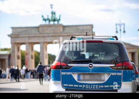 Solidaritätskundgebung für Israel am Brandenburger Tor, 1300 Menschen demonstrieren Solidarität mit Israel vor dem Brandenburger Tor Berlin Deutschland *** Solidaritätskundgebung für Israel am Brandenburger Tor, 1300 Menschen demonstrieren Solidarität mit Israel vor dem Brandenburger Tor Berlin Berlin Deutschland Stockfoto